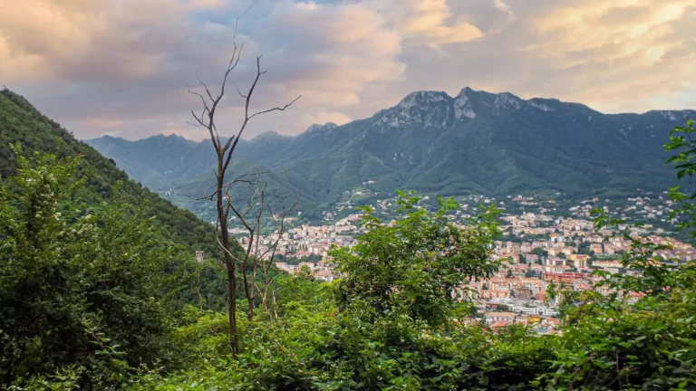 Cava de’ Tirreni La “Piccola Svizzera” tra Storia e Tradizione